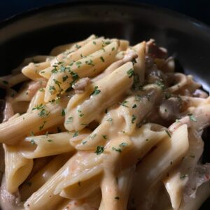 CHICKEN ALFREDO PASTA